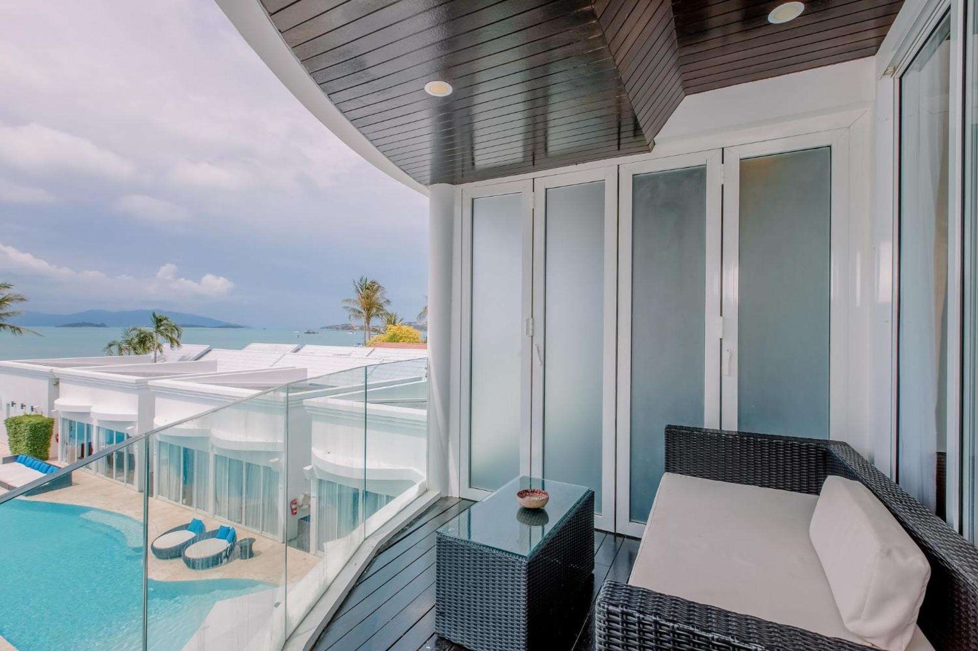 The Privilege Hotel Ezra Beach Club Банграк-Біч Екстер'єр фото