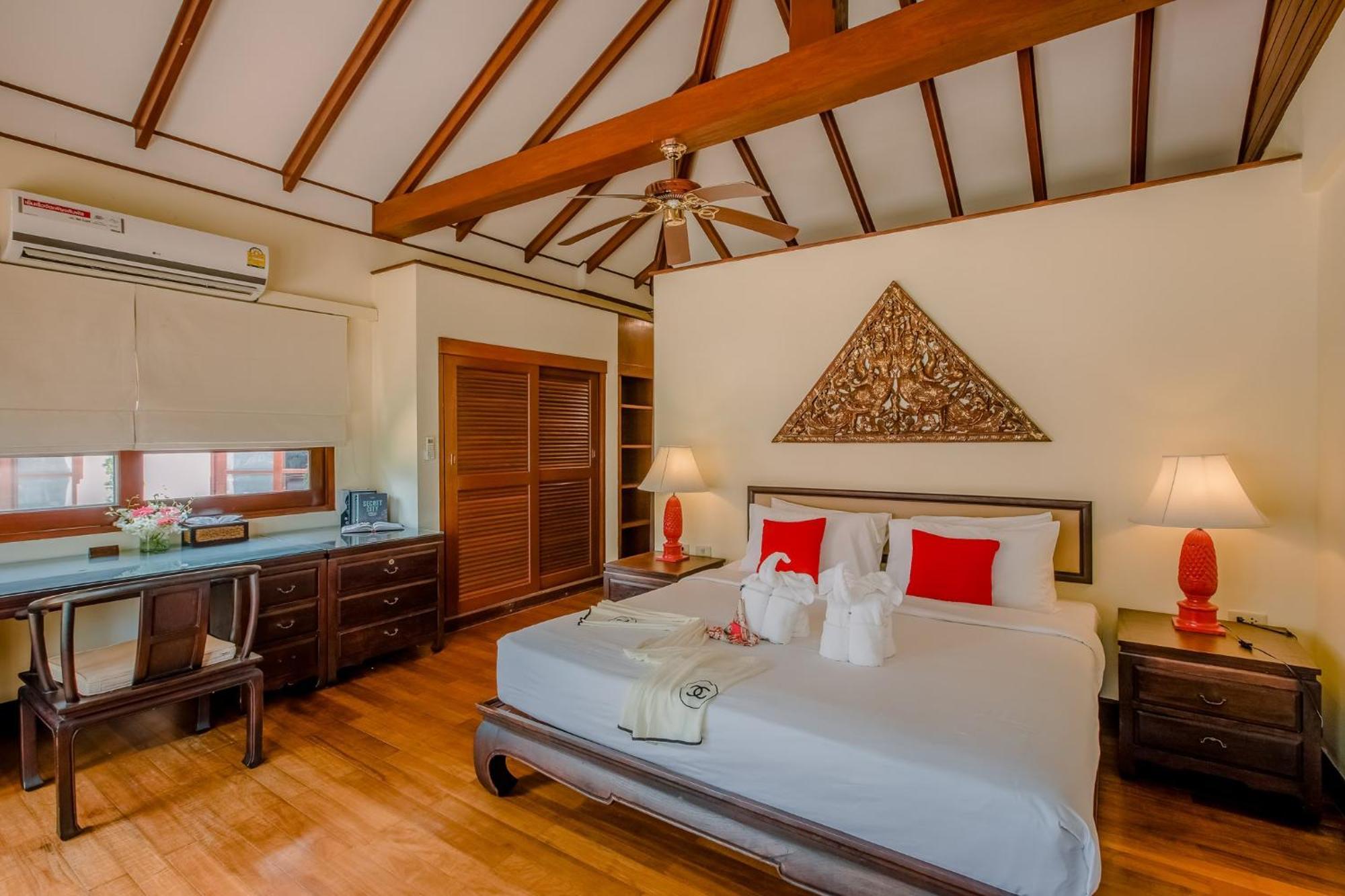 The Privilege Hotel Ezra Beach Club Банграк-Біч Екстер'єр фото