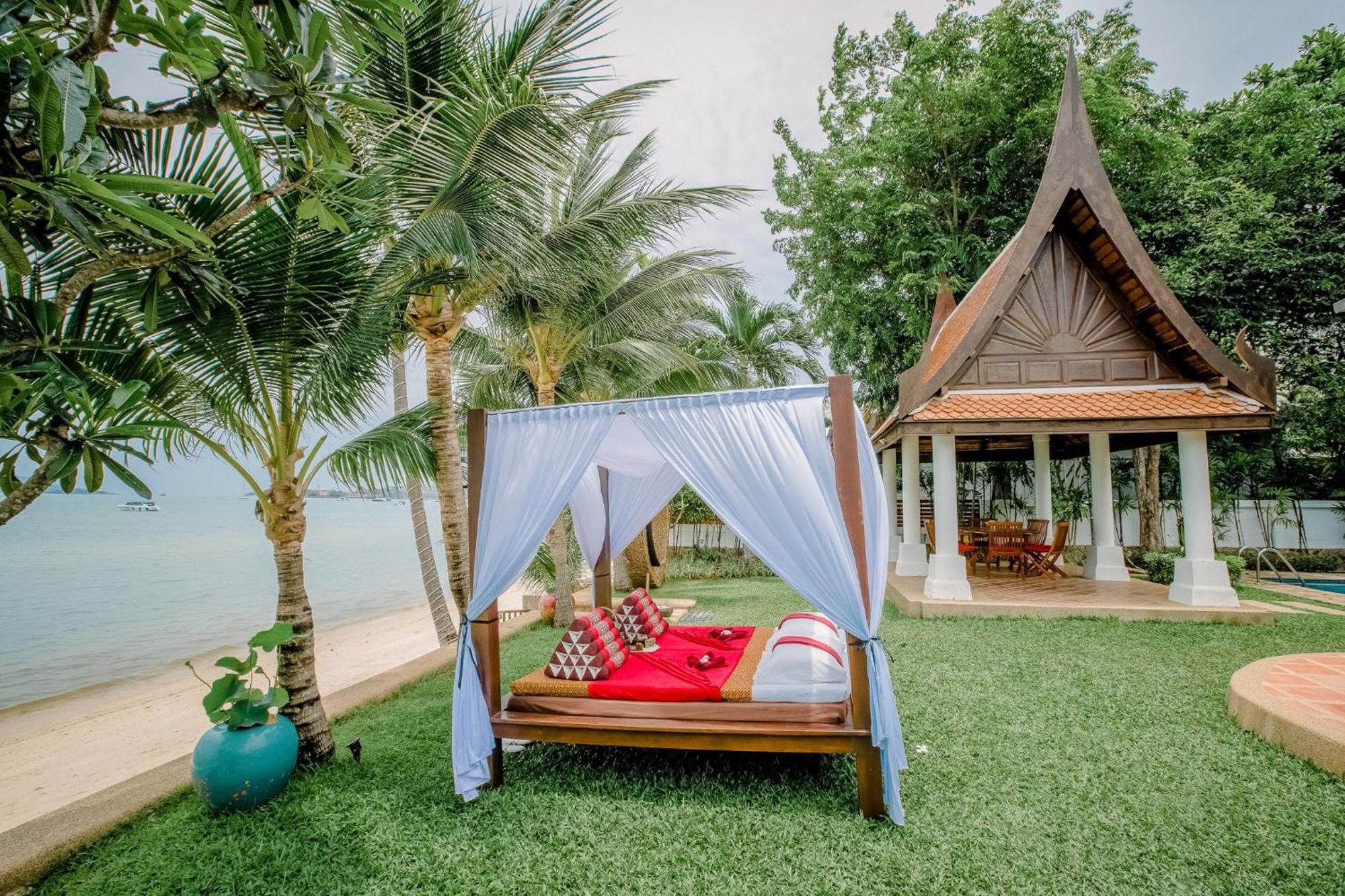 The Privilege Hotel Ezra Beach Club Банграк-Біч Екстер'єр фото